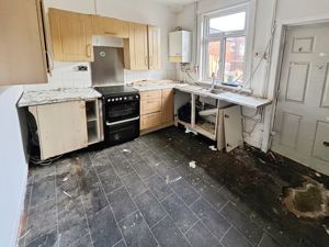 Kitchen- click for photo gallery